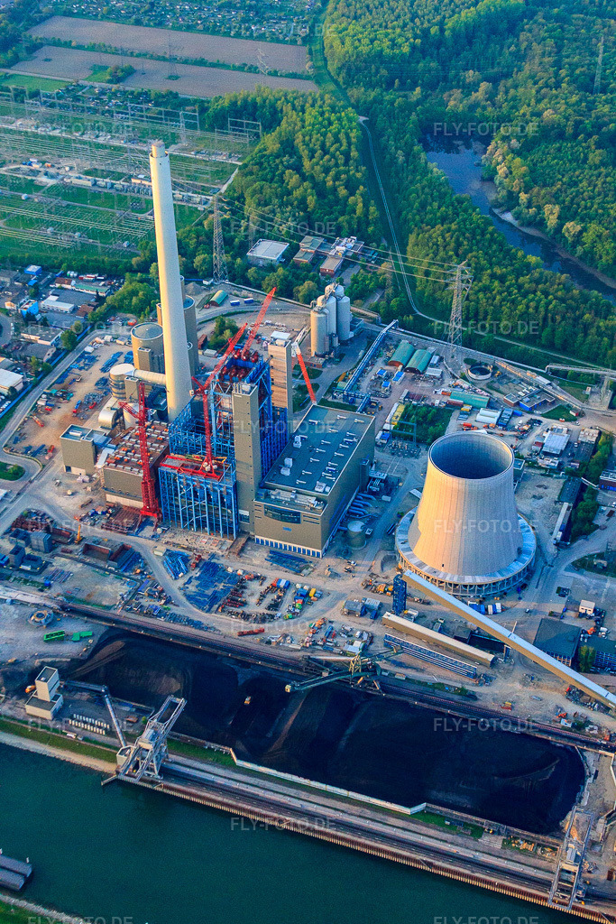 Luftbild: Baustelle zur Erweiterung des Rheinhafen-Dampfkraftwerk Karlsruhe der EnBW Energie Baden-Württemberg AG im Ortsteil Daxlanden in Karlsruhe im Bundesland Baden-Württemberg in Deutschland. Foto: IMG_40235.jpg vom 22.04.2011 durch Werner Riehm/FLY-FOTO.deWWW.ENBW.COM