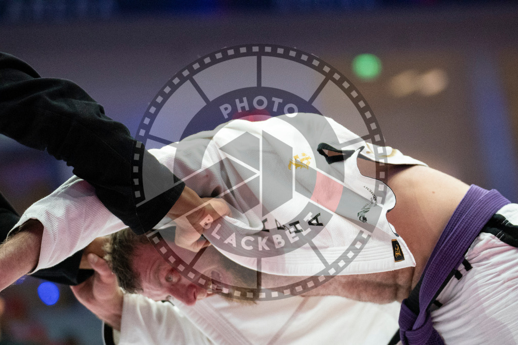 20231109PBB6808 | Fighters compete during the AJP World Professional Championship in the Mubadala Arena in Abu Dhabi, Arab United Emirates, on November 9, 2023.