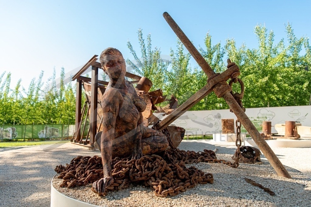 Camouflage-ROST_3655a2 | #001 | Modell: Fee | Foto: Mario Mach - Realisiert mit Pictrs.com