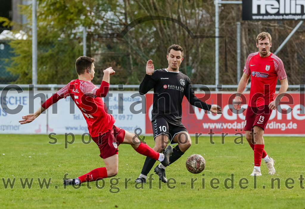 2024-02-24_022_FC_Schwaig_gegen_TSV_1880_Wasserburg | Oberding, Deutschland, 24.02.2024:
Fußball, 2. Runde Qualifikation TOTO-Pokal 2023 / 2024, 1. Spieltag, FC Schwaig gegen TSV 1880 Wasserburg, Endergebnis: 2:3

Michael Jackl (TSV 1880 Wasserburg, #5), Vincent Sommer (FC Schwaig, #10), Dominik Brich (TSV 1880 Wasserburg, #13)

Foto: Christian Riedel / fotografie-riedel.net