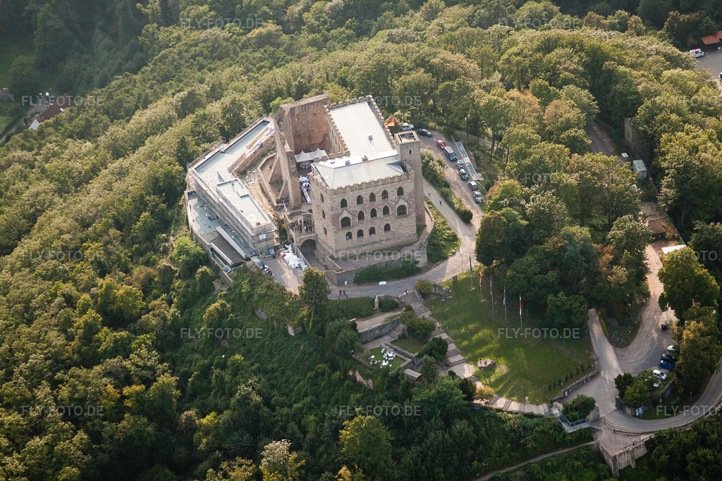Luftbild: Hambach, Hambacher Schloß im Ortsteil Hambach an der Weinstraße in Neustadt im Bundesland Rheinland-Pfalz in Deutschland. Foto: IMG_33053.jpg vom 04.09.2010 durch Werner Riehm/FLY-FOTO.de