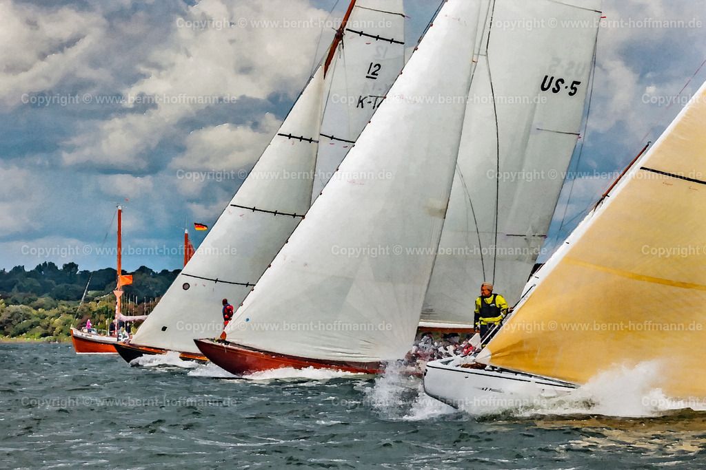 PDM2_3763_12er-Start_150x100 | DIGITALKUNST. Regattastart der Zwölfer. __ Klassische Yachten -  12mR-Yachten unmittelbar vor dem Queren der Startlinie. Im Hintergrund - das Startschiff. __ Seitenverhältnis = 3 zu 2 - Realisiert mit Pictrs.com