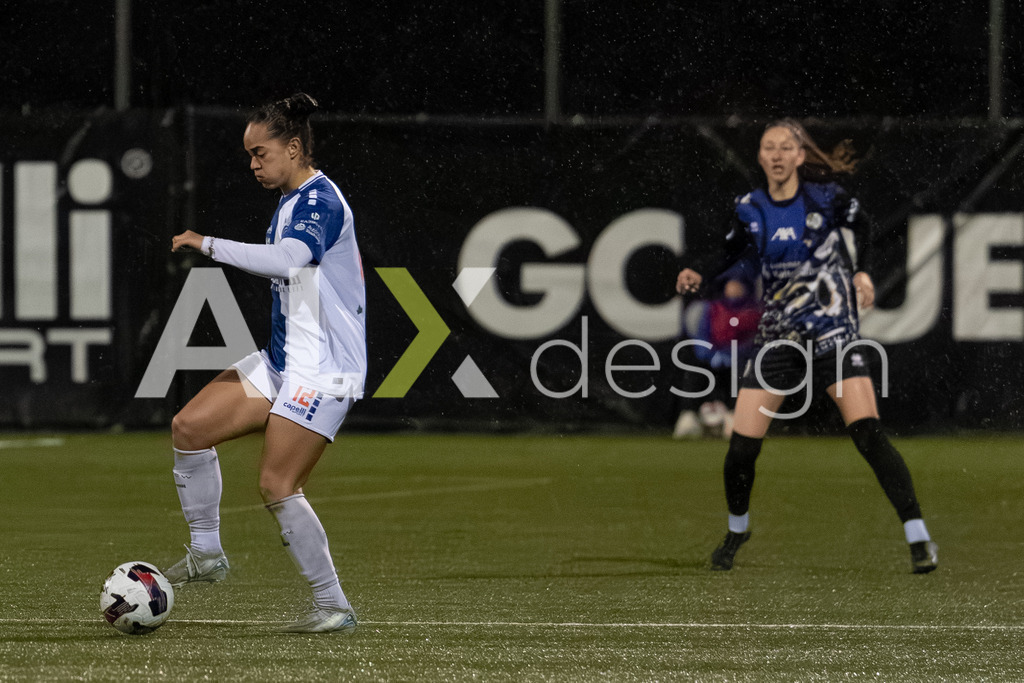 Fußball I Frauen I Saison 2025-2026 I AXA Women's Super League | Women I 14. Spieltag I Grasshoppers Club Zürich - FC Luzern I 14.02.2026 | 12 Kayla McKenna (JM) (GC Zürich) – Angriff - Realisiert mit Pictrs.com