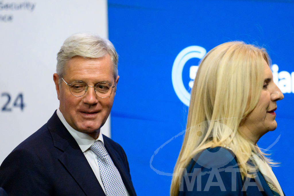 _DWA4768 | MATA IndoCon - Realisiert mit Pictrs.com