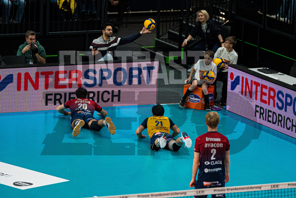 Volleyball I Herren I Saison 2025/2026 I Bundesliga I 10. Spieltag I SVG Lüneburg - WWK Volleys Herrsching | CONTRAST ZERØ MEDIA - Realisiert mit Pictrs.com