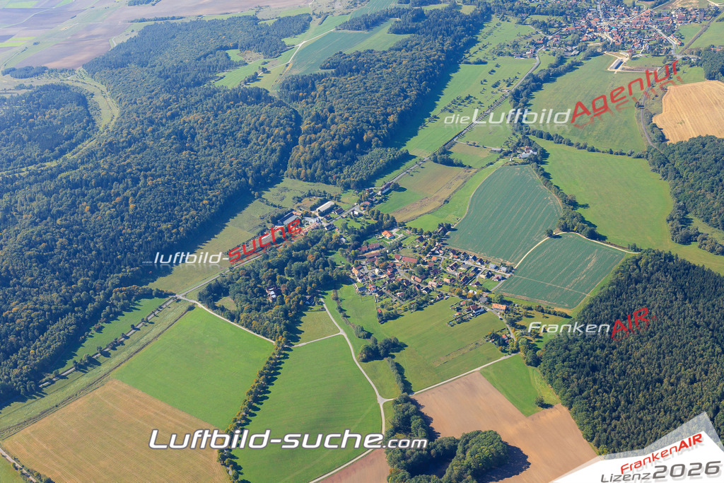Die Luftaufnahme der Stadt Eisfeld wurde vom UL-Flugzeug heraus erstellt ( keine Drohne )- hohe Auflösung für beste Qualität