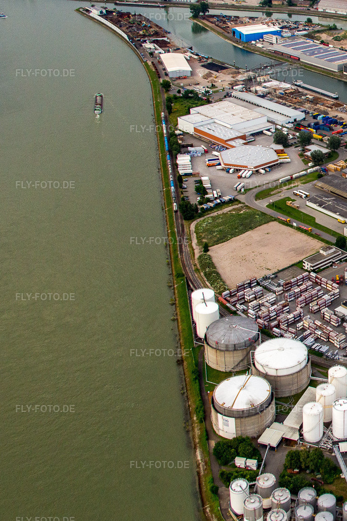 Luftbild: Rheinauhafen im Ortsteil Rheinau in Mannheim im Bundesland Baden-Württemberg in Deutschland. Foto: IMG_090961.jpg vom 04.07.2016 durch Werner Riehm/FLY-FOTO.de