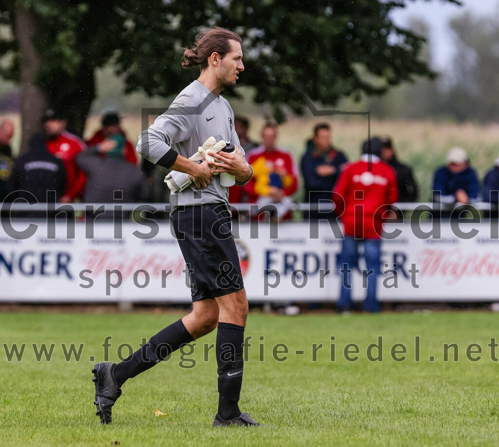 2023-08-06_086_SpVgg_Neuching_gegen_SG_Hoerlkofen-Woerth | Neuching, Deutschland, 06.08.2023:
Fußball, A-Klasse 2023 / 2024, 1. Spieltag, SpVgg Neuching gegen SG Hörlkofen/Wörth, Endergebnis: 0:0

Torwart Korbinian Becker (SG Hörlkofen/Wörth, #24)

Foto: Christian Riedel / fotografie-riedel.net