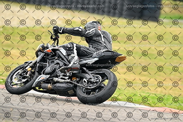 25bt02-0047 | markuskiefer.com - Realisiert mit Pictrs.com