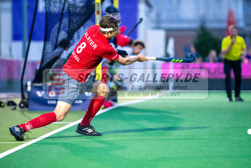 Final4_20240518-2122-0049 | Bonn, Deutschland, 18.05.2024: Anton Boeckel (Der Club an der Alster) in Aktion waehrend des Spiels der Deutsche Feldhockey-Meisterschaften 2024 zwischen Final 4 Herren Hamburger Polo Club - Der Club an der Alster im Bonner THV am 18.05.2024 in Bonn, Deutschland. (Foto von Stephan Fehrmann)

Bonn, Germany, 18.05.2024: Anton Boeckel (Der Club an der Alster) in action during the game of Deutsche Feldhockey-Meisterschaften 2024 between Final 4 Herren Hamburger Polo Club - Der Club an der Alster in Bonner THV at 18.05.2024 in Bonn, Deutschland. (Foto from Stephan Fehrmann)