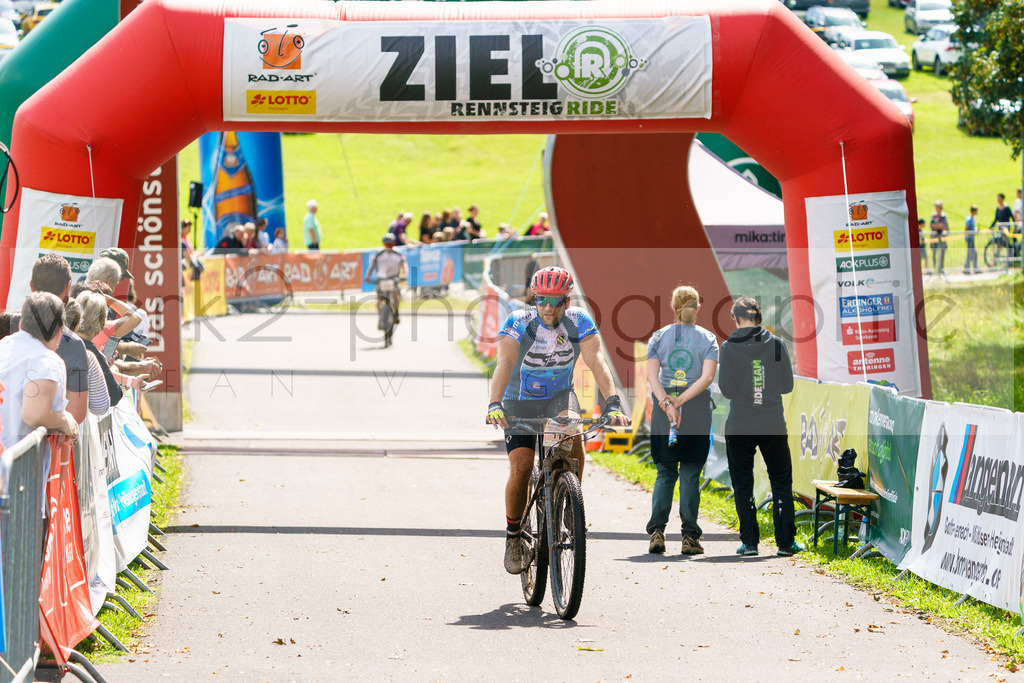 RennsteigRIDE Zieleinlaufbilder | Zieleinlauf RIDE 23