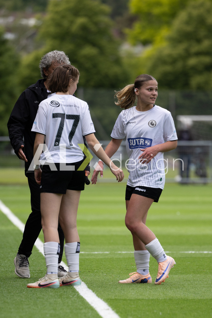 Fußball I Frauen I Saison 2025-2026 I Frauen 3. Liga | FVRZ Gruppe 2 | 18. Spieltag I Spielvereinigung Schaffhausen Damen 1 - Team Furttal Zürich I 17.05.2026 | Hochwertige Sportfotos kaufen & lizenzieren für Medien, Vereine, Agenturen & Sportler:innen. Entdecke professionelle Sportfotografie im Bildshop von Alexander Franzen. - Realisiert mit Pictrs.com