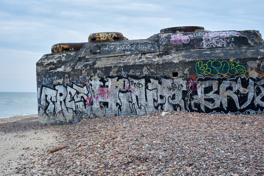 Bunkeranlage Memel Nord am Strand | Litauen - August 17, 2022: Wanderung im Naturpark Pajuris; Bunkeranlage Memel Nord am Strand. - Realisiert mit Pictrs.com