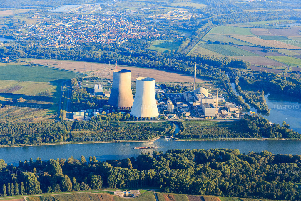 Luftbild: KKW der EnBW Kernkraft GmbH (EnKK) am Rhein in Philippsburg im Bundesland Baden-Württemberg in Deutschland. Foto: IMG_073086.jpg vom 23.09.2014 durch Werner Riehm/FLY-FOTO.deAuflösung des Originals: 5250 x 3500 px
