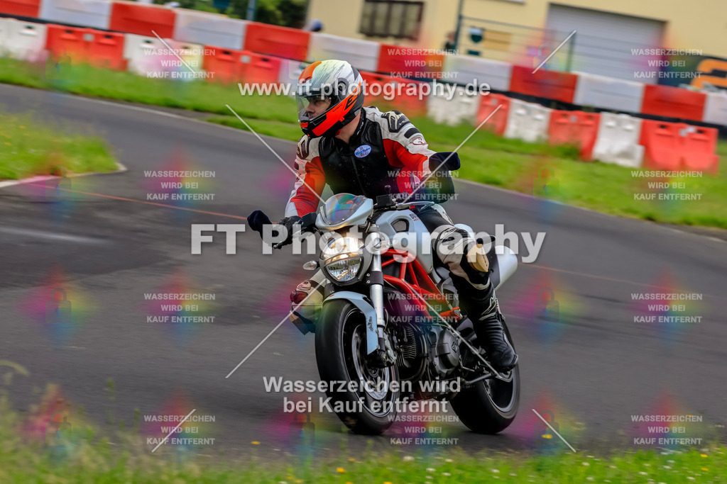 VBK-6575 | Hier findet Ihr Bilder von Touristenfahrten auf der Nürburgring Nordschleife oder von anderen Veranstaltungen die ich besucht habe. Viel Spass beim Durch Schauen 