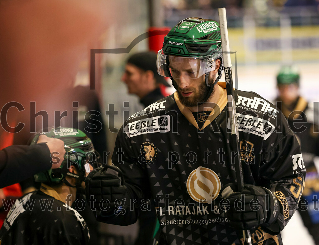 2024-03-01_108_TSV_Erding_gegen_ERSC_Amberg | Erding, Deutschland, 01.03.2024:
Eishockey, Bayernliga Playoffs 2023 / 2024, 5. Spieltag, TSV Erding gegen ERSC Amberg, Endergebnis: 9:0

Petr Pohl (Erding Gladiators, #55)

Foto: Christian Riedel / fotografie-riedel.net