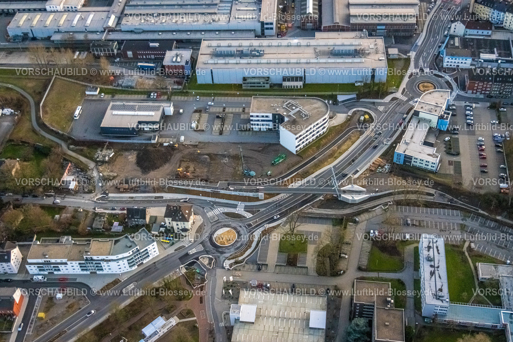 Witten230102341 | Luftbild, Baustelle Pferdebachstraße mit neuem Kreisverkehr, Ärztezentrum, Sonnenschein, Witten, Ruhrgebiet, Nordrhein-Westfalen, Deutschland