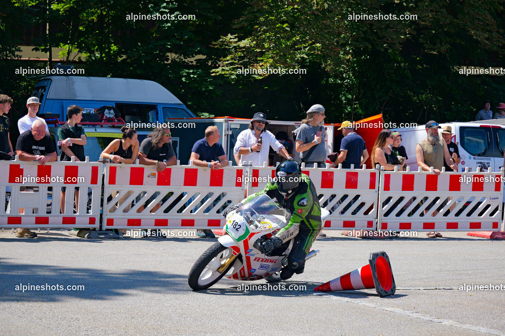 P1036881-2 | Erleben Sie atemberaubende, hochqualitative Fotos Ihrer Fahrt entlang der malerischen Alpenstraßen. Besuchen Sie alpineshots.com, um professionelle Aufnahmen Ihrer unvergesslichen Reise zu finden und zu kaufen - Realisiert mit Pictrs.com