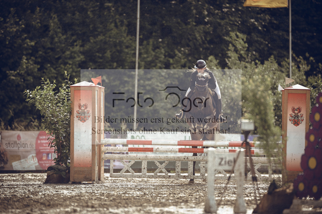 20240531-DOS_8689 | Entdecke hochwertige Reitturnierfotos von Foto Oger. Professionell, emotional und authentisch – jetzt Lieblingsmomente im Shop bestellen.Deutschlandweite Turnierfotografie. - Realized with Pictrs.com