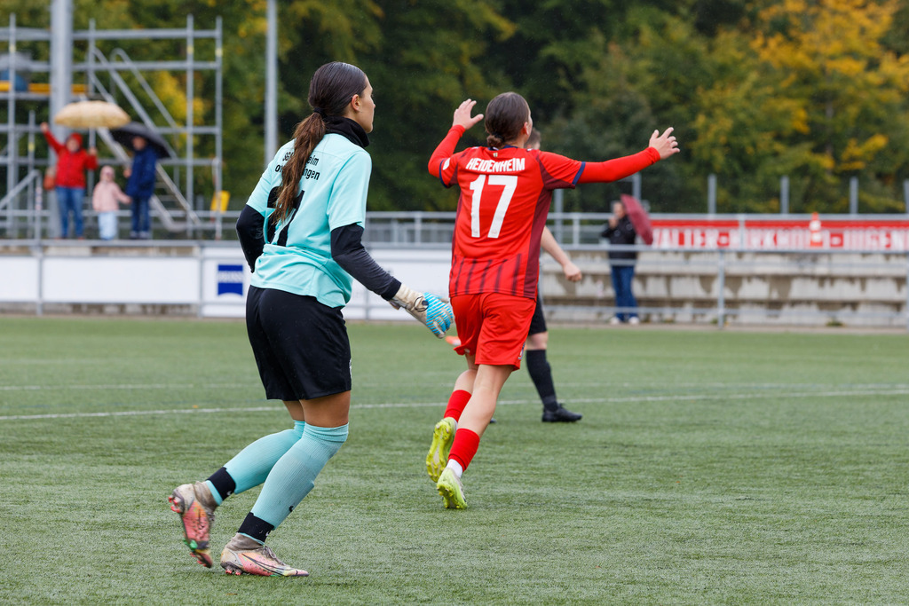 FCHHOH_251005_6758 | 1.FC Heidenheim 1846 II vs. SGM Hohenmemmingen/Sontheim, Fußball, Frauen, Bezirksliga, 2025/2026, 4. Spieltag, 05.10.2025 in Heidenheim, Kunstrasen b. Voith-Arena West(Foto: Michael Bulling) - Realisiert mit Pictrs.com