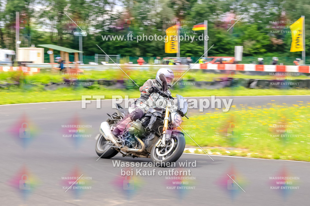 VBK-7211 | Hier findet Ihr Bilder von Touristenfahrten auf der Nürburgring Nordschleife oder von anderen Veranstaltungen die ich besucht habe. Viel Spass beim Durch Schauen 