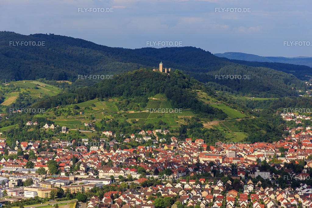 Stadtansicht am Odenwald-Rand von Westen unterhalb der Weinberge und der Starkenburg | Luftbild: Stadtansicht am Odenwald-Rand von Westen unterhalb der Weinberge und der Starkenburg in Heppenheim im Bundesland Hessen in Deutschland. Foto: IMG_090639.jpg vom 04.07.2016 durch Werner Riehm/FLY-FOTO.de - Realisiert mit Pictrs.com
