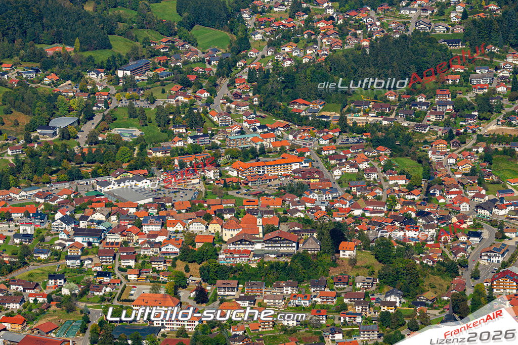 Aktuelles Luftbild von  Bodenmais Kauf mit Lizenz / Bildrechten möglich- Die Luftaufnahme wurde 2021 mittels UL-Flugzeug erstellt ( keine Drohne ) - hochauflösende Kamera-Systeme von  Canon -Beste Qualität - Für grossformatige Ausdrucke geeignet. Die Geschenkidee !