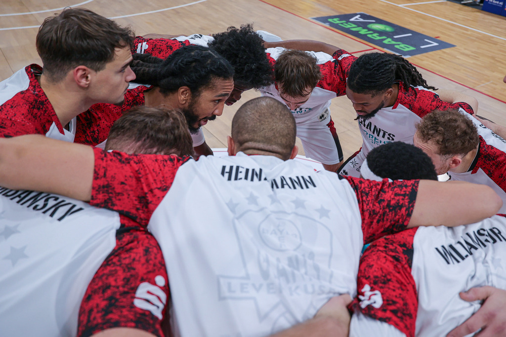 Pro A BAYER GIANTS vs BG Göttingen-87 | Fotos von Basketballspielen aus dem Raum NRW fotografiert von Gero Mueller-Laschet und Daniel Schaefer - Realisiert mit Pictrs.com