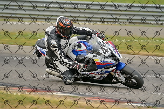 25bt05-0354 | markuskiefer.com - Realisiert mit Pictrs.com