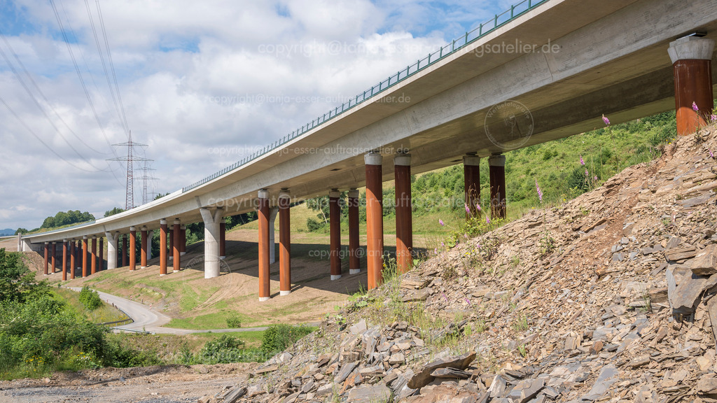 Autobahnbrücke neu erbaut zwischen Nuttlar und der Autobahn Anschlussstelle 46 Bestwig  | Autobahnbrücke neu erbaut zwischen Nuttlar und der Autobahn Anschlussstelle 46 Bestwig 