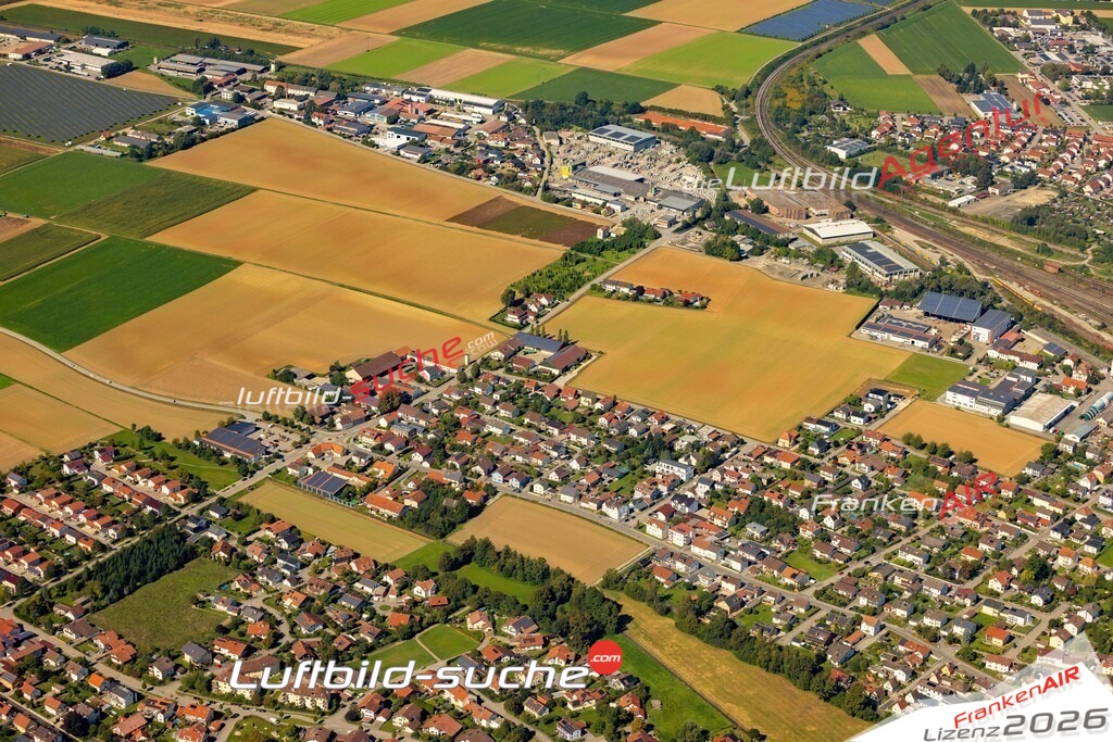 Das Luftbild zeigt : Enchendorf Plattling - Die Luftaufnahme wurde 2023 vom UL-Flugzeug aus erstellt ( keine Drohne ) - Hochauflösende Luftaufnahme - Für grossformatige Ausdrucke geeignet. Die Geschenkidee !Mit Lizenz und Bildrechte bestellbar