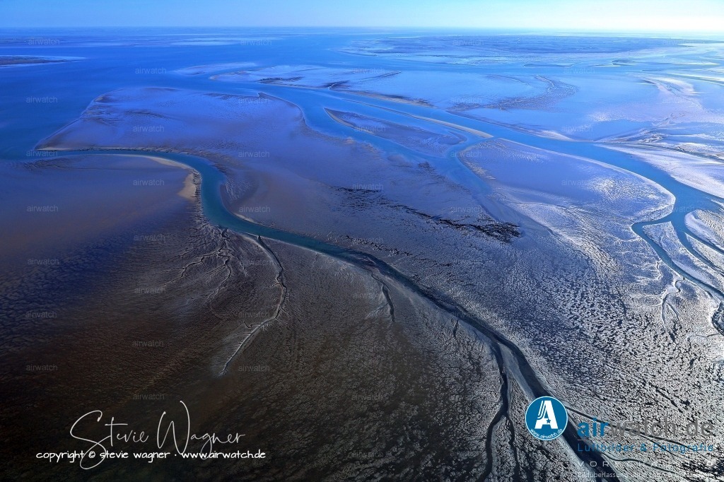 Fahrrinne und Priele - Hamburger Hallig - Pellworm - Hallig Gröde | Fahrrinne und Priele zwischen Hamburger Hallig und Hallig Gröde im Hintergrund Pellworm