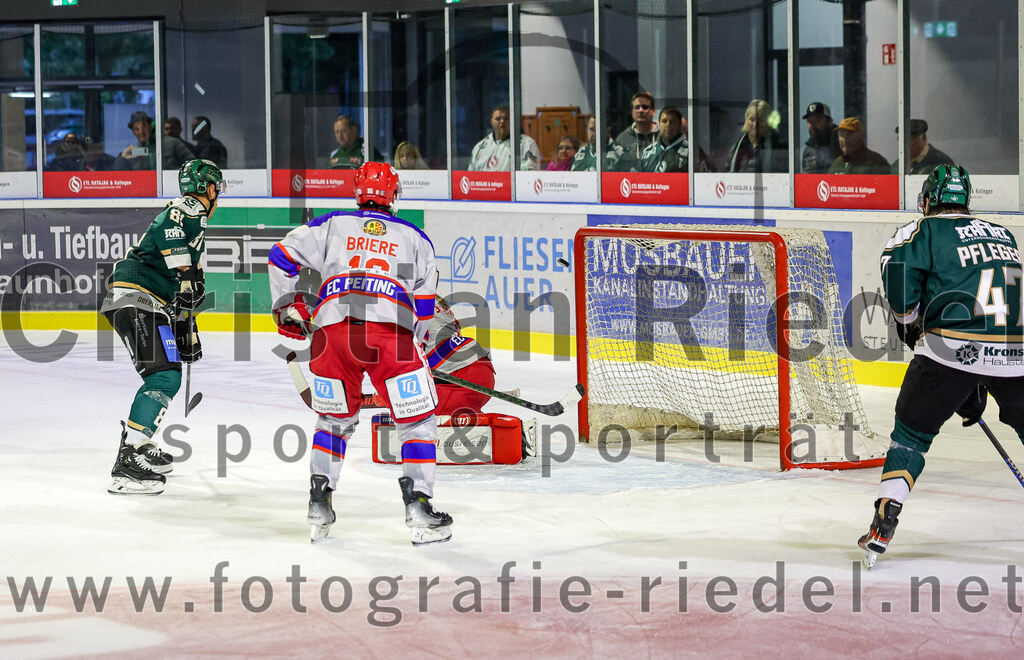 2025-09-14_121_TSV_Erding_gegen_EC_Peiting | Erding, Deutschland, 14.09.2025:Eishockey, Oberliga Süd 2025 / 2026, Testspiel, TSV Erding gegen EC Peiting, Endergebnis: 2:3Foto: Christian Riedel / fotografie-riedel.net
