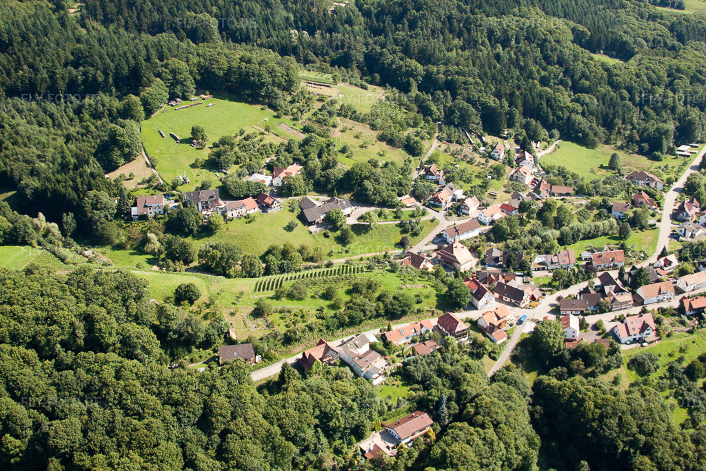 Luftbild: Bühl-Kappelwindeck im Ortsteil Waldmatt in Bühl im Bundesland Baden-Württemberg in Deutschland. Foto: IMG_31427.jpg vom 09.08.2010 durch Werner Riehm/FLY-FOTO.de