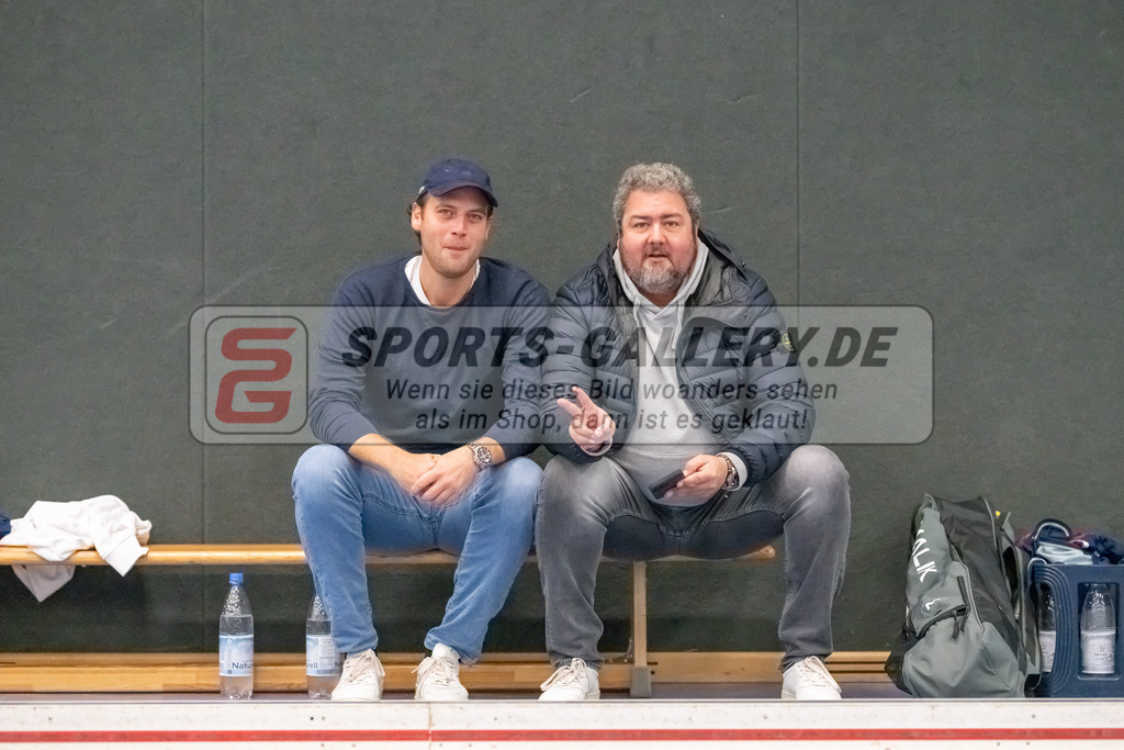 HK_20221203_101818 | 1. Bundesliga ( Halle ) Damen Düsseldorfer HC -  Bonner THV am 3.12.2022 Düsseldorfer HC, Düsseldorf , Nico Sussenburger ( Trainer Düsseldorfer HC ) , Mark Spieker ( Trainer Düsseldorfer HC )