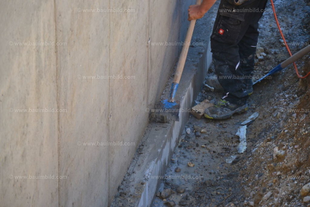 bib-lg04-betonarbeiten-0214 | Nach LV-Leistungsgruppen sortierte Detailfotos über den Bau eines Hauses. Alle Hausbau-Bilder direkt vom Urheber und Autor der Website Haus-Selber-Bauen.com