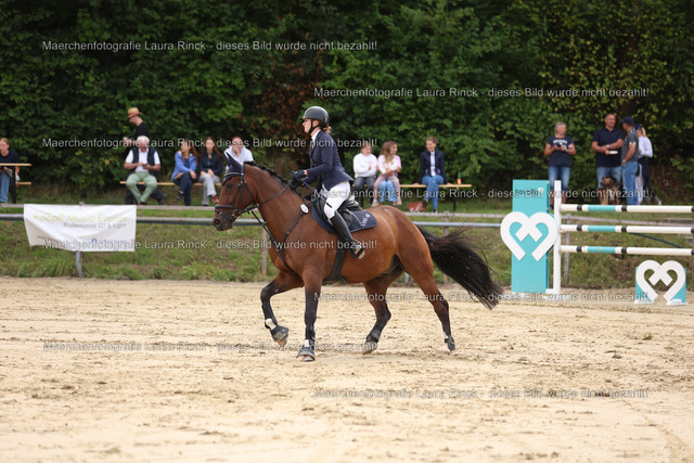 HG9A0388 | laurarinckfotografie - Realisiert mit Pictrs.com