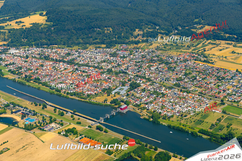 Das Luftbild zeigt :  Kleinwallstadt - Die Luftaufnahme wurde 2023 vom UL-Flugzeug aus erstellt ( keine Drohne ) - Hochauflösende Luftaufnahme - Für grossformatige Ausdrucke geeignet. Die Geschenkidee !Mit Lizenz und Bildrechte bestellbar