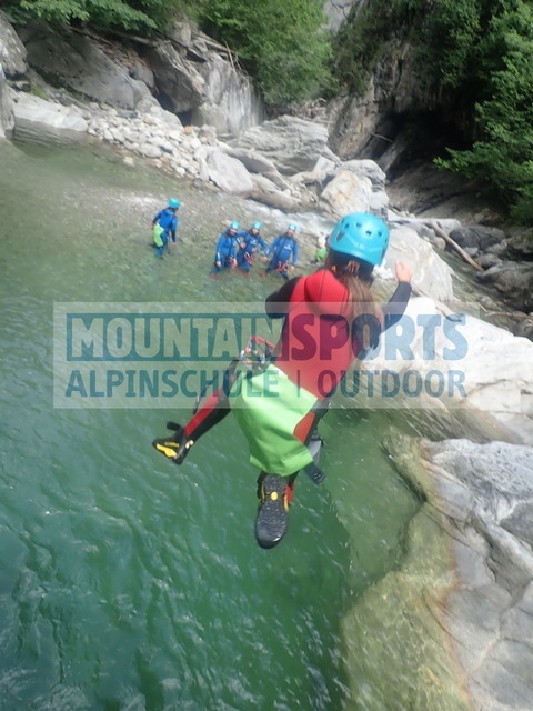 P1010144 | Bestelle die Bilder deines Berg- oder Wasser-Abenteuers mit Mountain Sports bequem von zu Hause aus direkt über unseren Online Fotoshop von pictrs.com. - Realisiert mit Pictrs.com