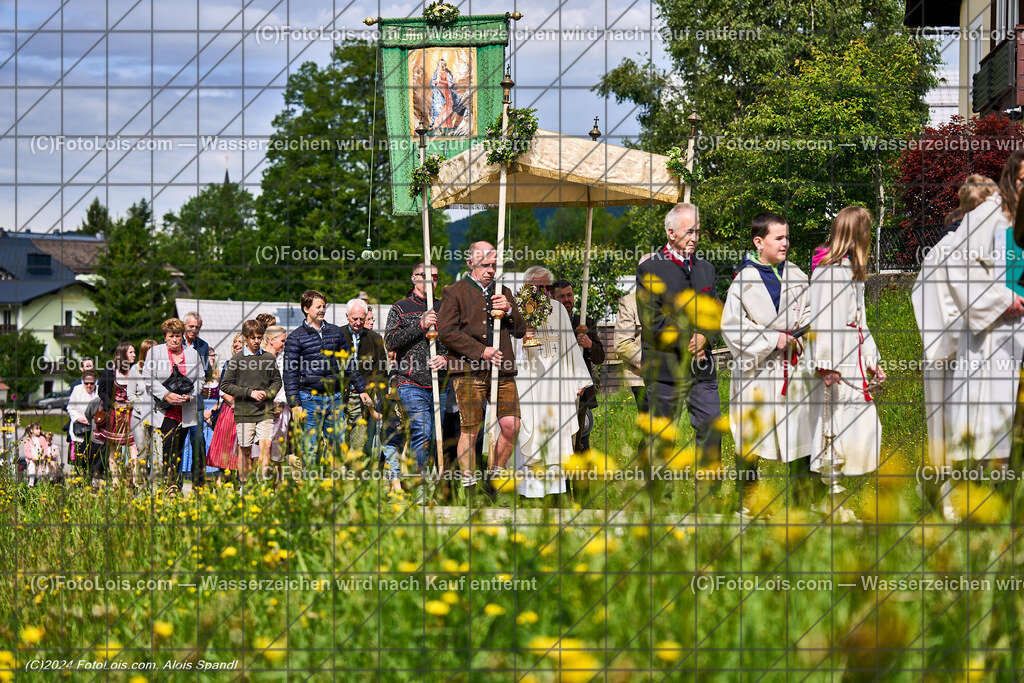 ALP7758_Fronleichnam_Lackenhof_Umzug | (C)FotoLois.com, Alois Spandl. FRONLEICHNAM in Lackenhof mit Pfarrer Norbert Burmettler, Musikkapelle, Feuerwehr, Goldhaubengruppe und vielen LackenhoferInnen, Do 30. Mai 2024.