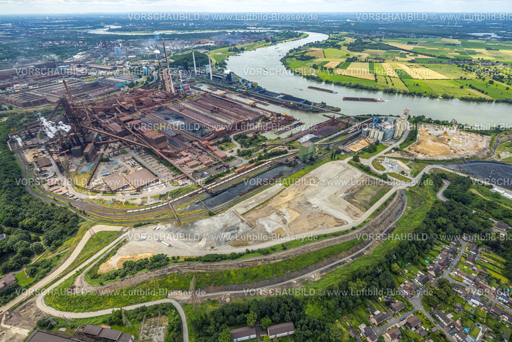 Duisburg240702141-Nord | Luftbild, Duisburg-Nord, Baugelände am Holcim Westcement Betonwerk, Werk Thyssen Krupp Steel Europe AG am Fluss Rhein, Werkshafen Schwelgern, Marxloh, Duisburg, Ruhrgebiet, Nordrhein-Westfalen, Deutschland