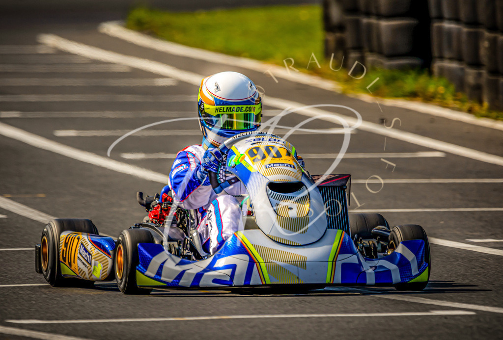 958394B8-A23D-427E-9915-F79B266764BA | traudl_s_fotos