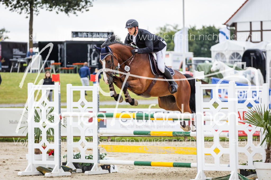BHO-2PhSpr-M-260 | MomenTaufnahmen Pferdesportfotos