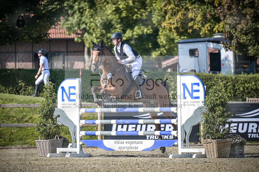 DOS_4543 | Entdecke hochwertige Reitturnierfotos von Foto Oger. Professionell, emotional und authentisch – jetzt Lieblingsmomente im Shop bestellen. - Realisiert mit Pictrs.com