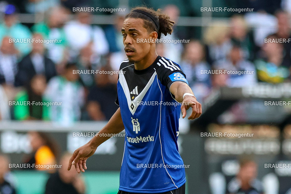 Borussia Mönchengladbach vs Hamburger SV - Bundesliga  | Mönchengladbach, Deutschland, 24.08.25:   Yussuf Poulsen (Hamburger SV) gestikuliert, Gestik waehrend des Spiels der Bundesliga zwischen Borussia Mönchengladbach vs Hamburger SV im Stadion im Borussia Park(Foto von Brauer-Fotoagentur / Adrian Schlueter)