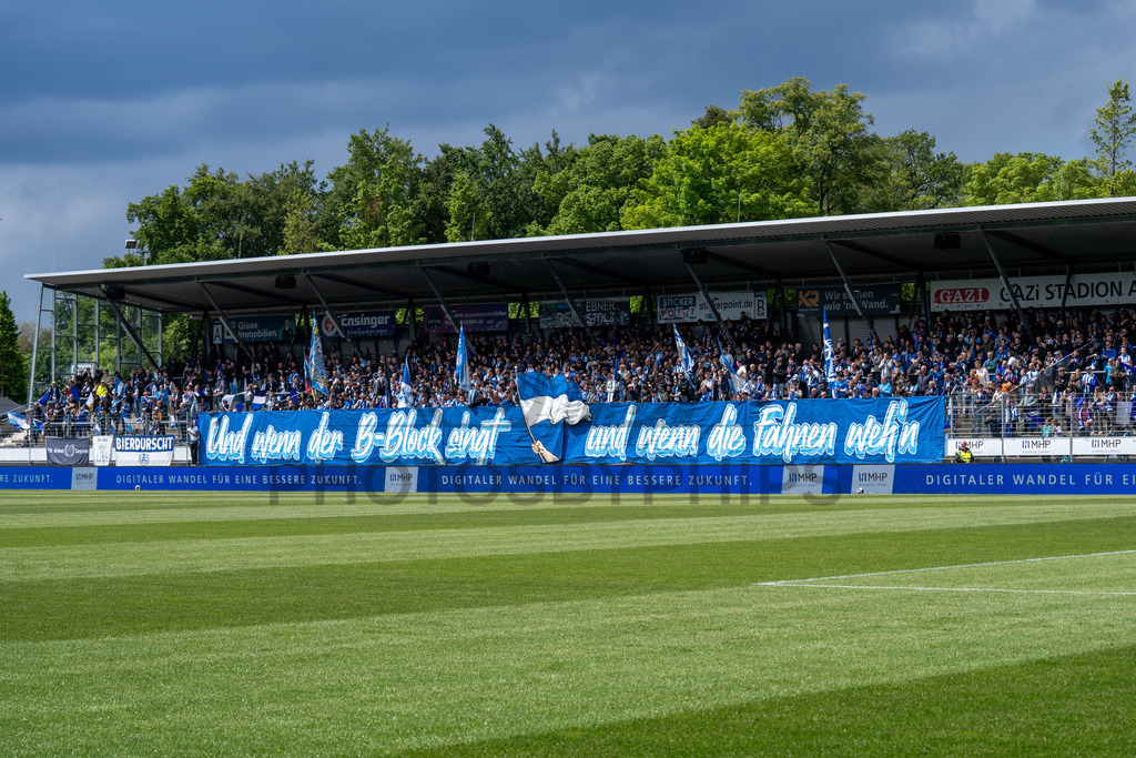 Stuttgarter Kickers vs. SG Sonnenhof Großaspach, Fussball, Regionalliga Suedwest, 34. Spieltag, 16.05.2026 | B-Block Stuttgarter Kickers,Stuttgarter Kickers vs. SG Sonnenhof Großaspach, Fussball, Regionalliga Suedwest, 34. Spieltag, 16.05.2026