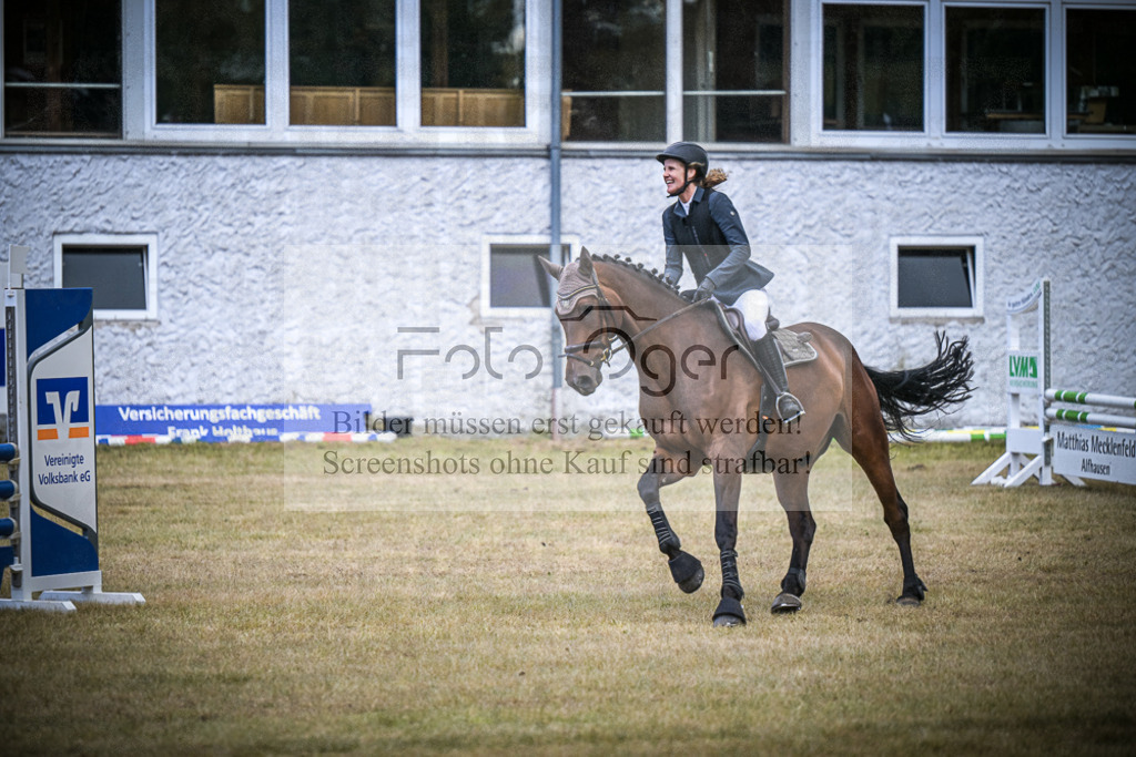 DOS_0272 | Entdecke hochwertige Reitturnierfotos von Foto Oger. Professionell, emotional und authentisch – jetzt Lieblingsmomente im Shop bestellen.Deutschlandweite Turnierfotografie. - Realisiert mit Pictrs.com