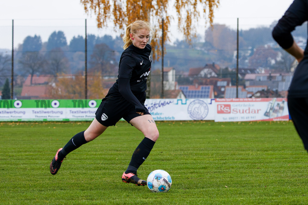 HOHFCH_251109_6379 | 1.FC Heidenheim 1846 II vs. GAST, Fußball, Frauen, Bezirksliga, 2025/2026, X. Spieltag, 03.10.2025 in Heidenheim, Kunstrasen b. Voith-Arena West(Foto: Michael Bulling) - Realisiert mit Pictrs.com