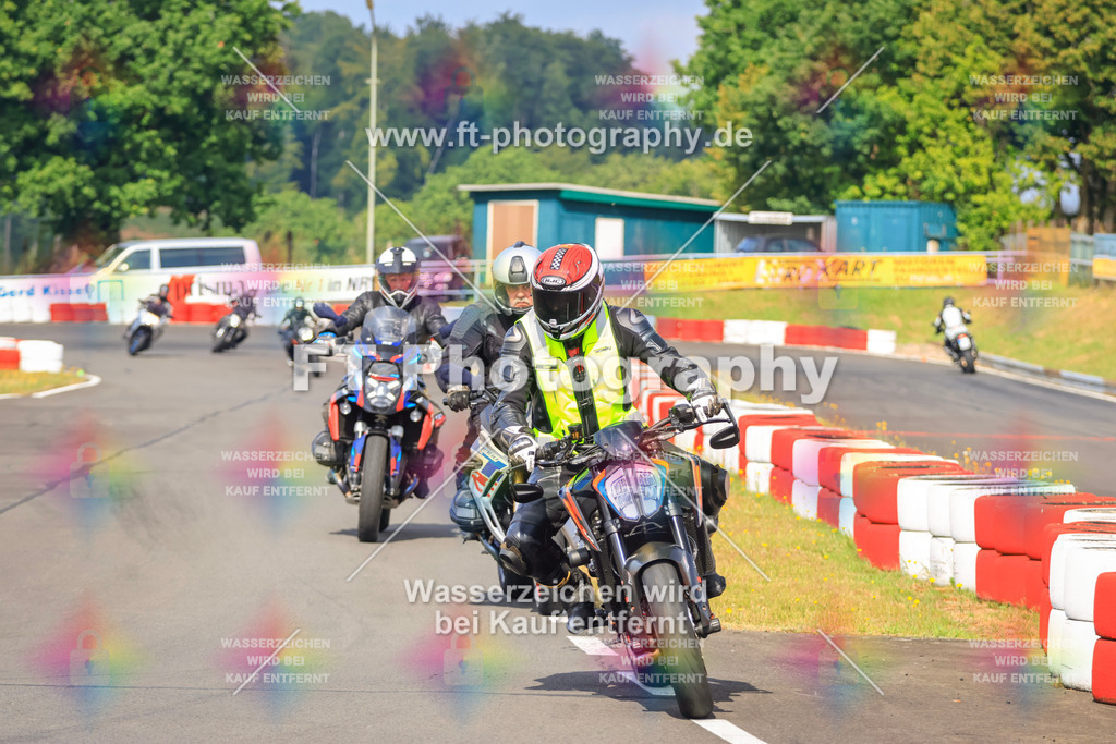 _DSK2272 | Hier findet Ihr Bilder von Touristenfahrten auf der Nürburgring Nordschleife oder von anderen Veranstaltungen die ich besucht habe. Viel Spass beim Durch Schauen 