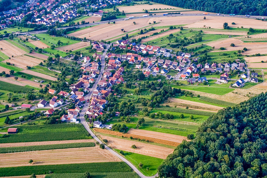 Luftbild: Ortsansicht von Süden im Ortsteil Obermutschelbach in Karlsbad im Bundesland Baden-Württemberg in Deutschland. – Foto: IMG_12395.jpg vom 05.08.2008 durch Werner Riehm/FLY-FOTO.de – Auflösung des Originals: 3209 x 2139 px